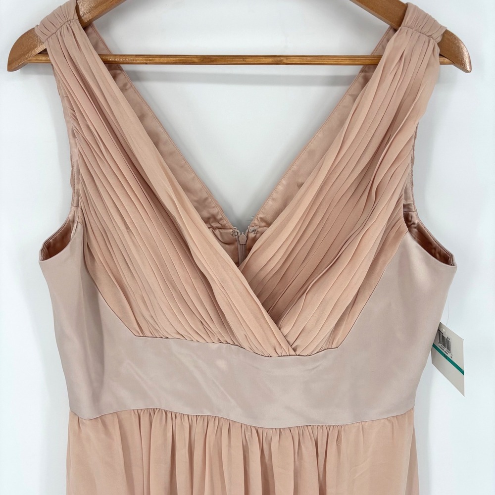 NWT Donna Morgan Nude Pleated Chiffon Satin V-Neck Cocktail Dress PLUS Sz 16